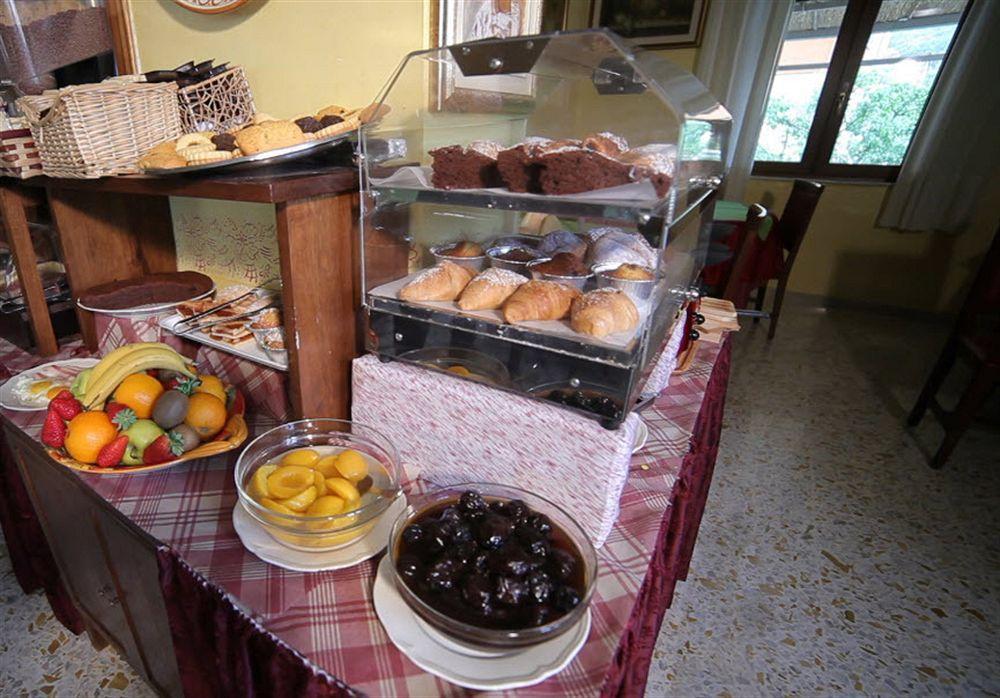 La Gustea Hotel & Cucina Sarteano Buitenkant foto