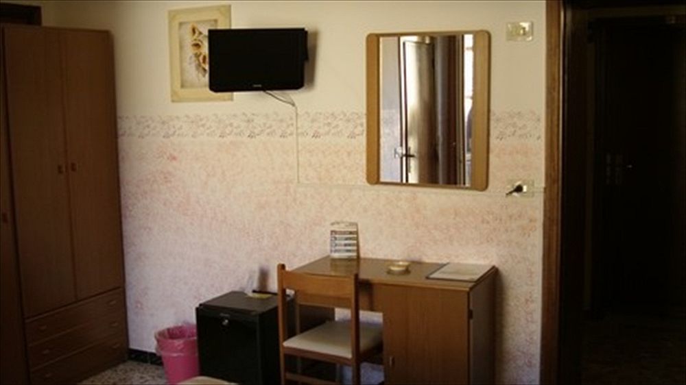 La Gustea Hotel & Cucina Sarteano Buitenkant foto
